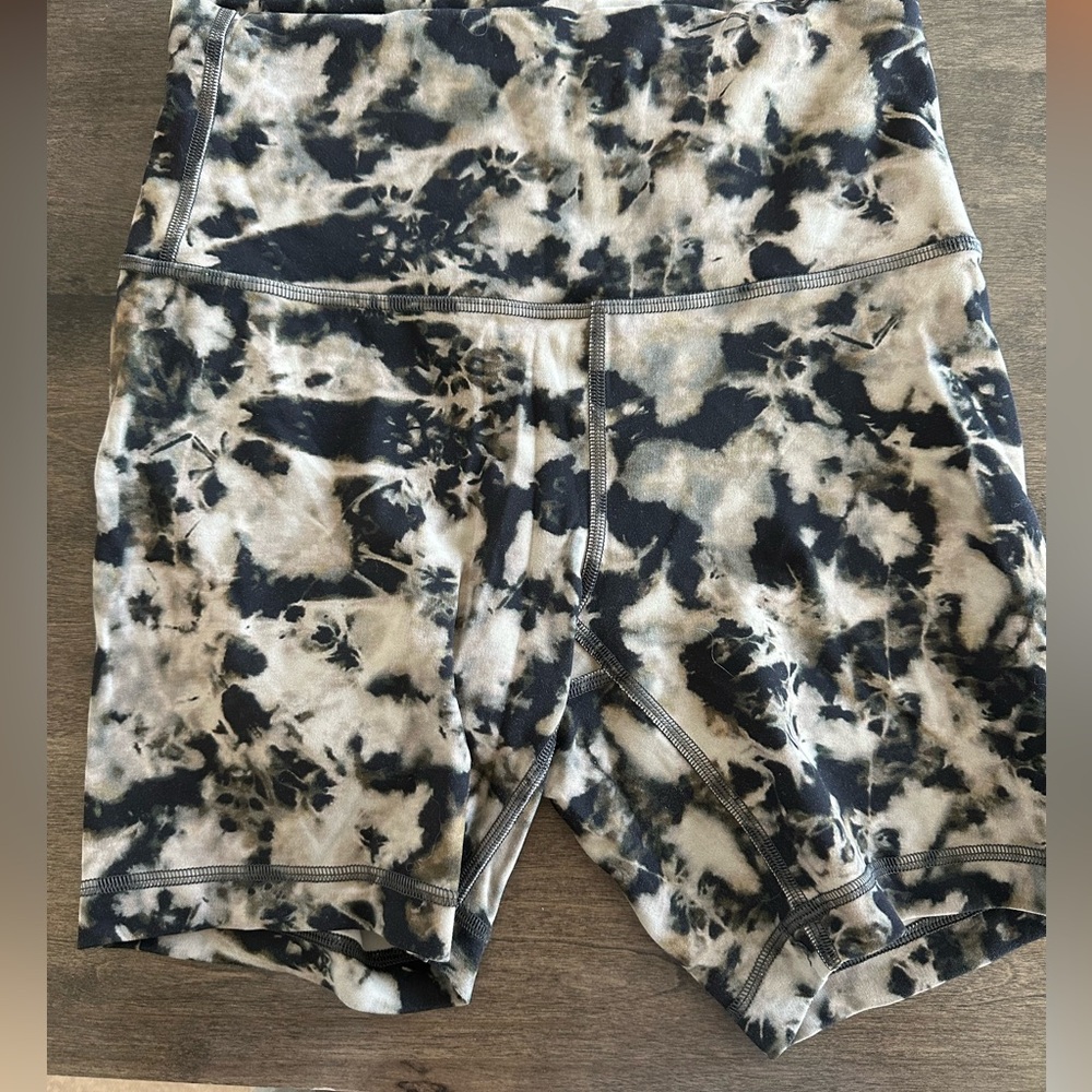 Women’s lululemon biker shorts